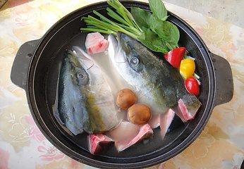  【成都火鍋培訓(xùn)】四川魚頭火鍋秘制香料、湯底
