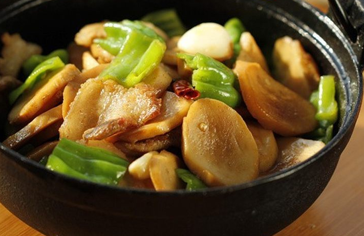 比肉好吃的素菜，干鍋杏鮑菇，健康美味的家常素菜菜譜