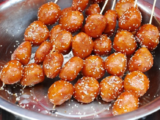 外酥里脆的糖油果子，成都的風(fēng)味小吃之一，做起來(lái)如此簡(jiǎn)單