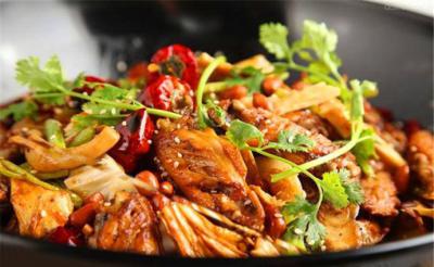 如何選擇適合的麻辣香鍋技術(shù)培訓(xùn)班？蜀味緣培訓(xùn)機(jī)構(gòu)介紹