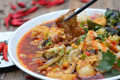 麻辣火鍋冒菜技術(shù)培訓(xùn)哪家好？蜀味緣培訓(xùn)學(xué)校